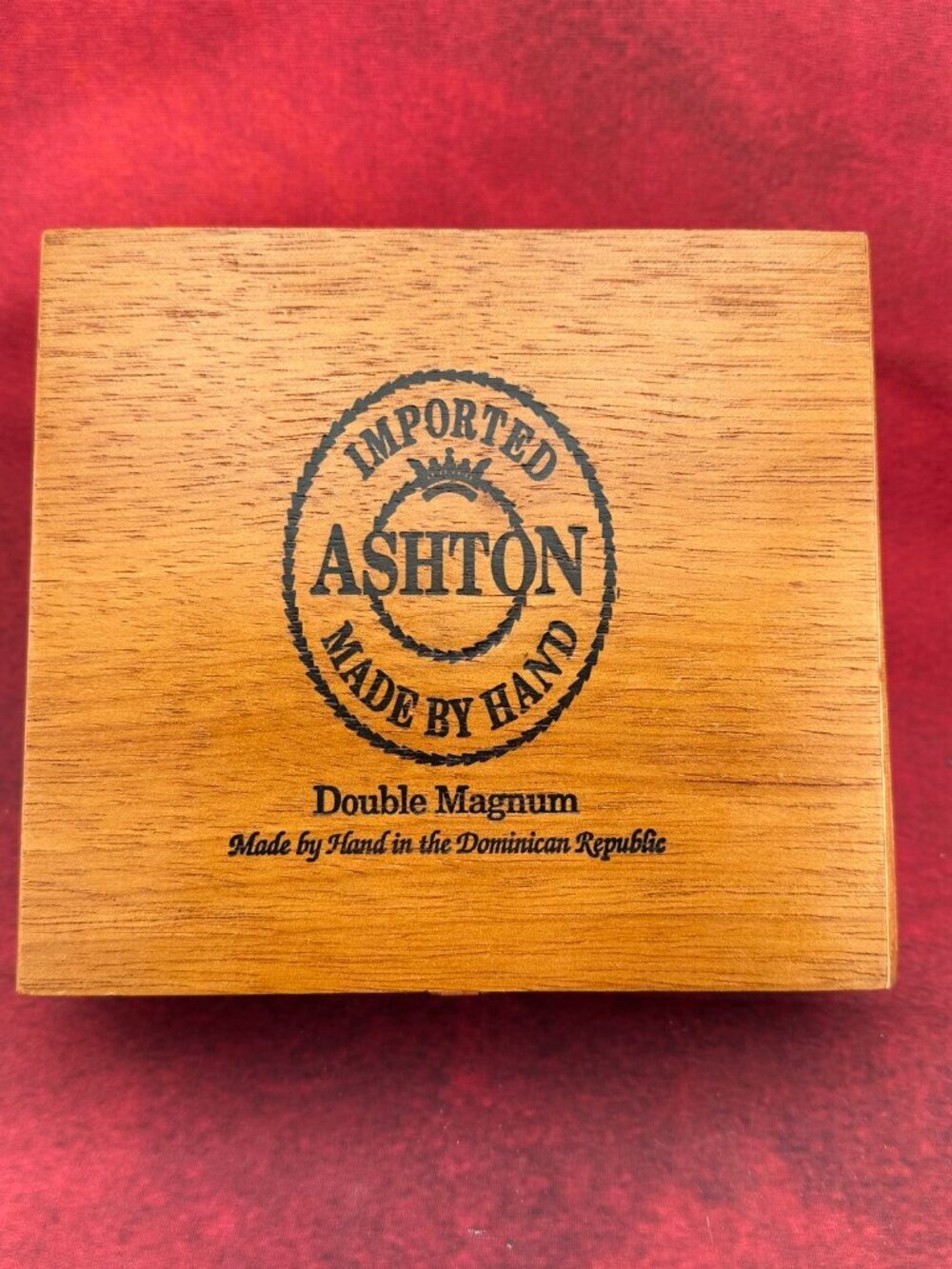 ASHTON DOUBLE MAGNUM CEDAR WOODEN EMPTY CIGAR BOX 8" x 6.75" x 2.5"